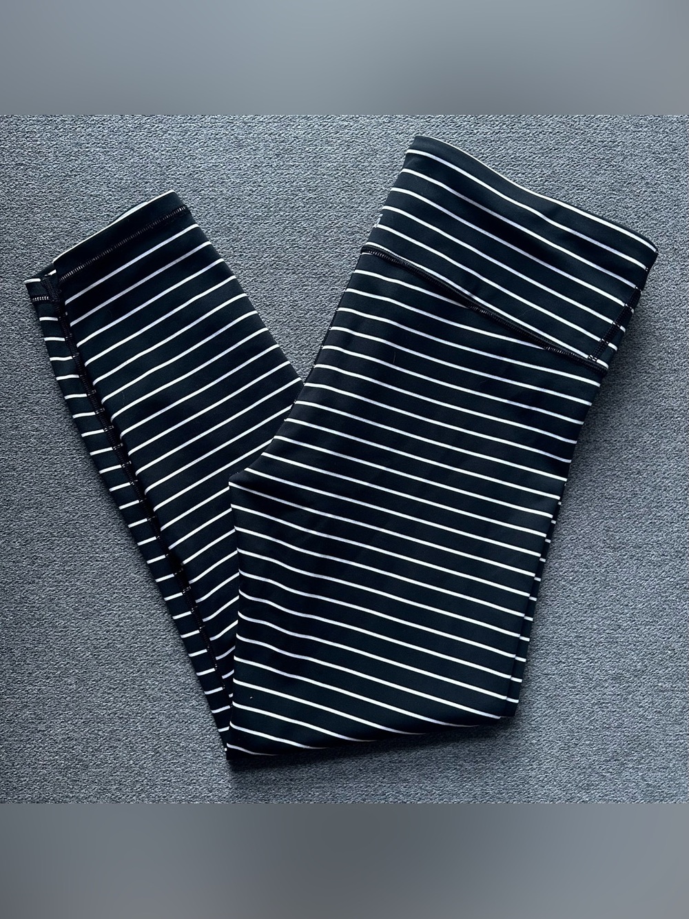 GAP High Rise Blackout Stripe 7/8 Leggings Medium